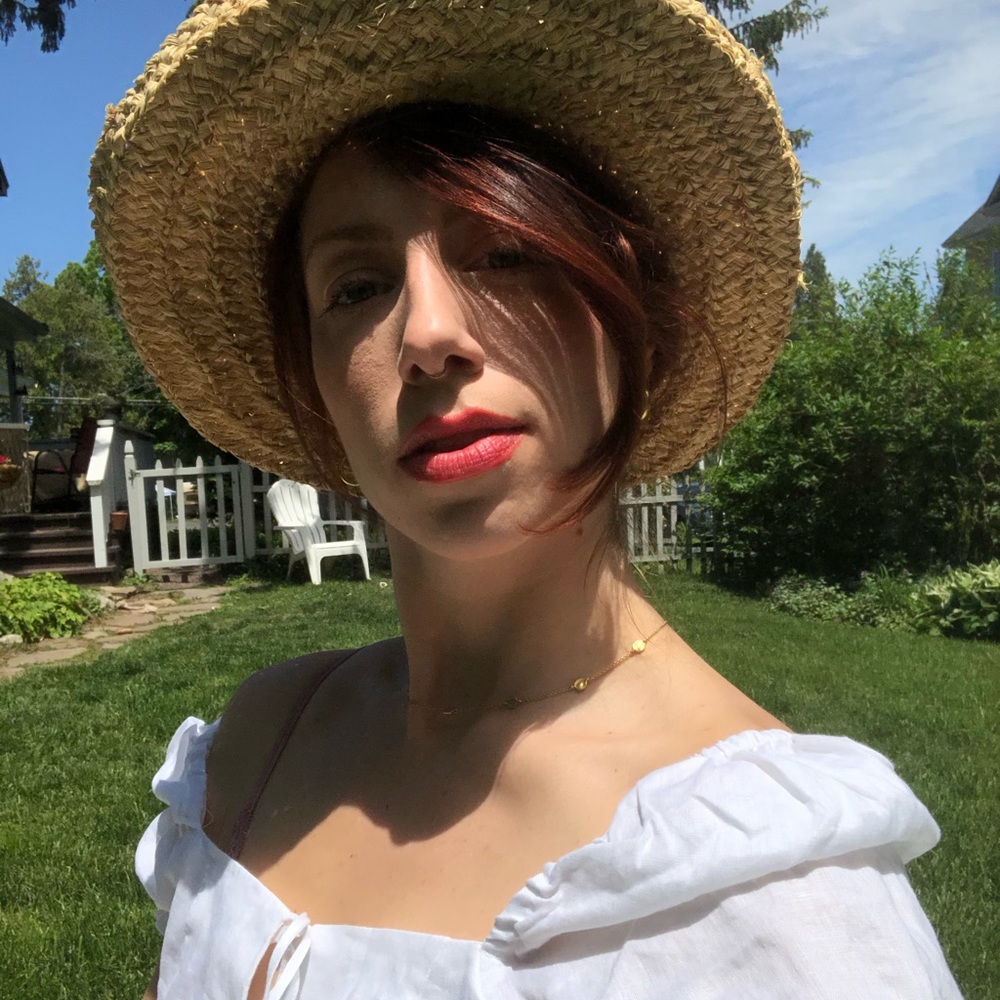 Meet your Posher, Nina